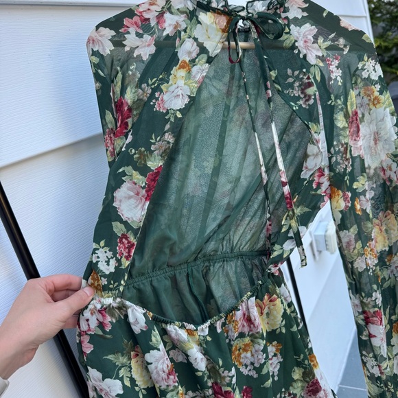 Backless romper size small - Picture 6 of 8